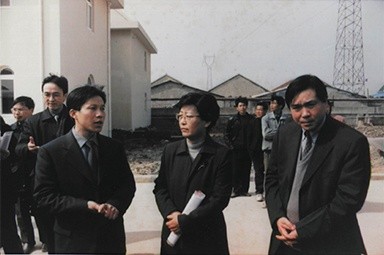2001年2月20日，时任国度环保局副局长汪纪戎一行视察公司
