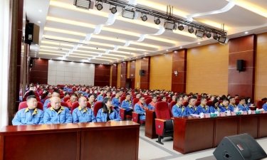 农历新年第一会 | 888集团电子游戏(中国游)有限公司官网纸业2022年度总结赞美暨2023年冲刺奋进大会隆沉召开