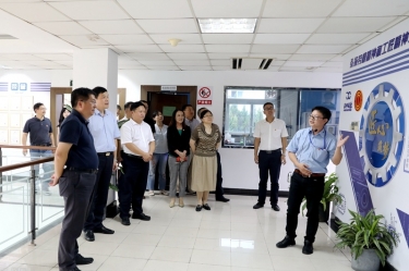 2020年7月29日，时任浙江省政协常委、社法委副主任、省总工会副主席、一级巡视员董建伟莅临888集团电子游戏(中国游)有限公司官网纸业调研新时期工匠造就工作